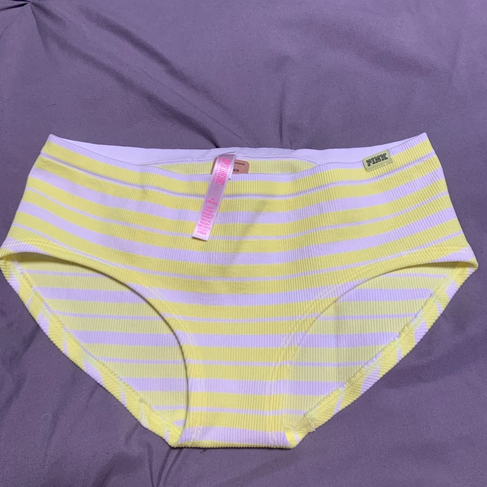 Pink vs panties Size medium